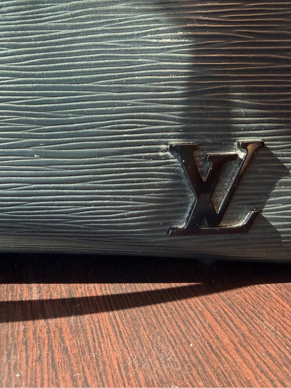 Louis Vuitton Epi Cluny MM Black - Picture 6 of 16